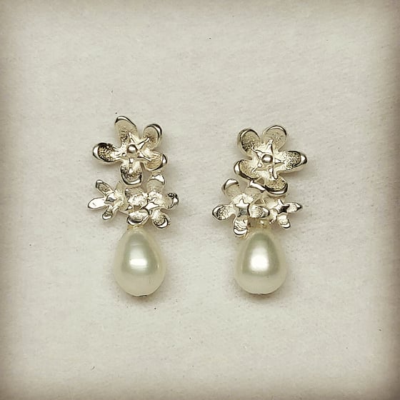 Beeld van Forget-me-not pearl studs