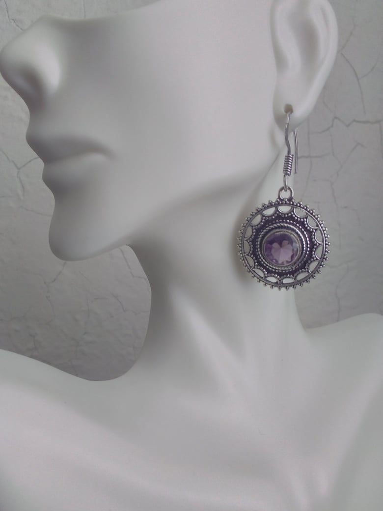 Image of SMALL ROUND AMETHYST FILLIGREE EARRINGS