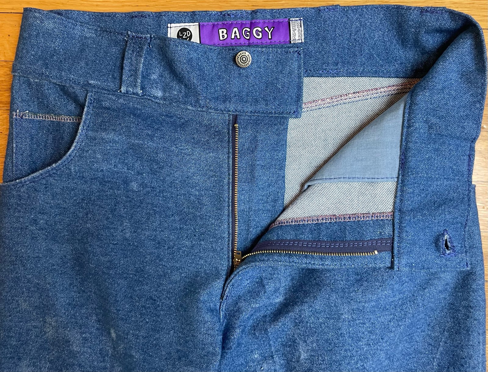 DISTRESSED LIZARD JEANS | Lizard Stuff
