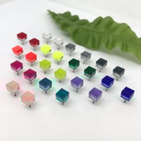 Image 2 of Náušnice Cubes barevné