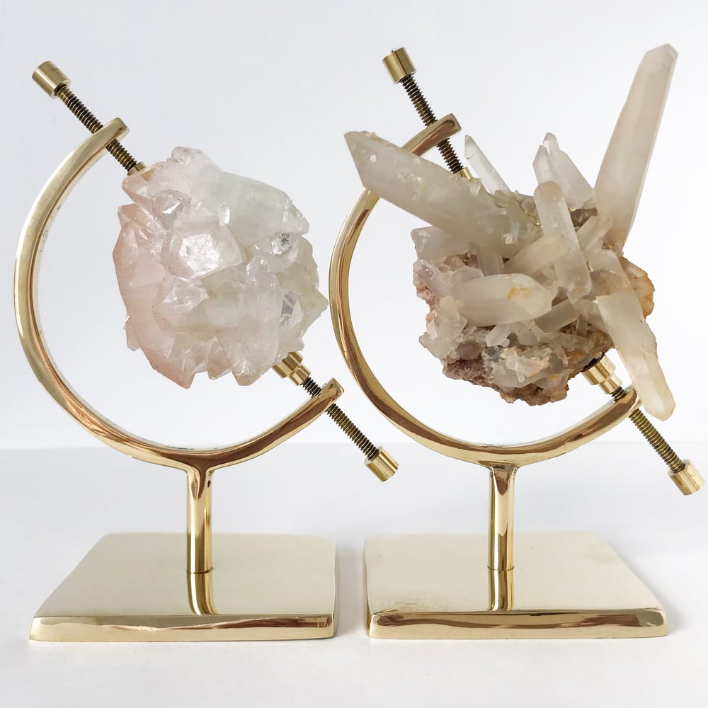 Image of Quartz no.05 + Brass Arc Stand