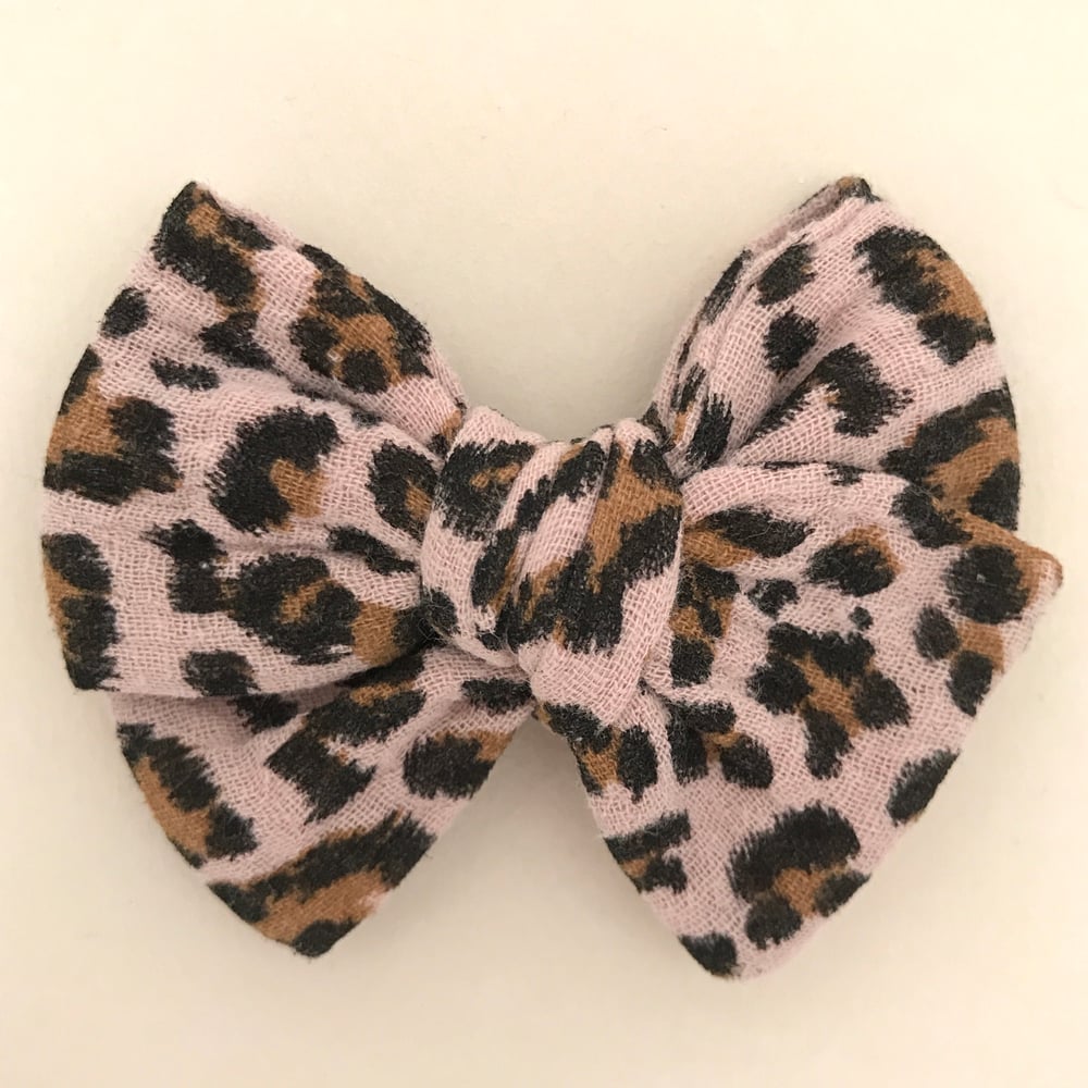 Image of Barrette double gaze de coton léopard rose