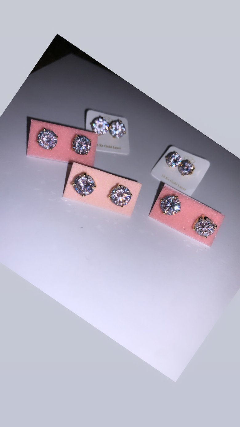Image of diamond studs 