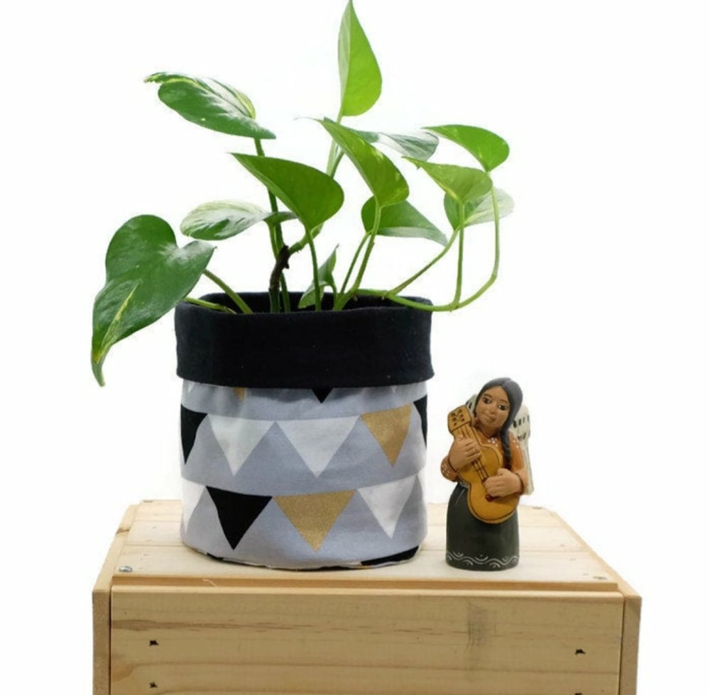 Image of Fabric Planter - Retro Bunting