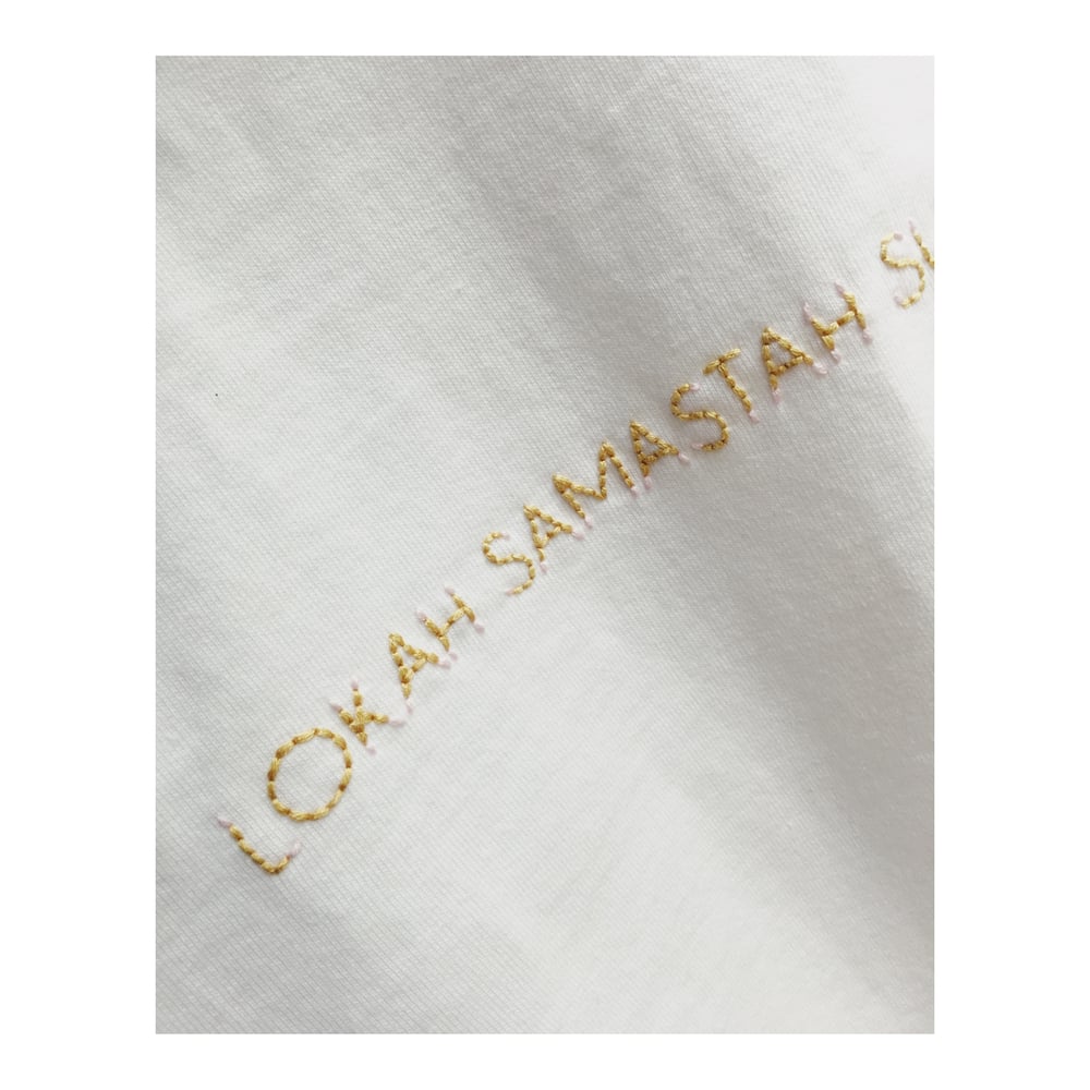 Image of LOKAH SAMASTAH SUKHINO BHAVANTU – mustard/rose – unisex sweatshirt