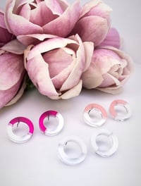 Image 2 of Náušnice DoubleCircle white/silver &color