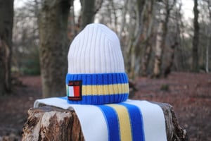 Image of Minotti 93 hat and scarf set