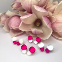Image 2 of Náušnice Bubbles stříbrná/ bílá & fuchsiová/ starorůžová 