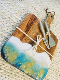 Image 4 of Resin, Wood Square and Round Paddle Cheeseboard 