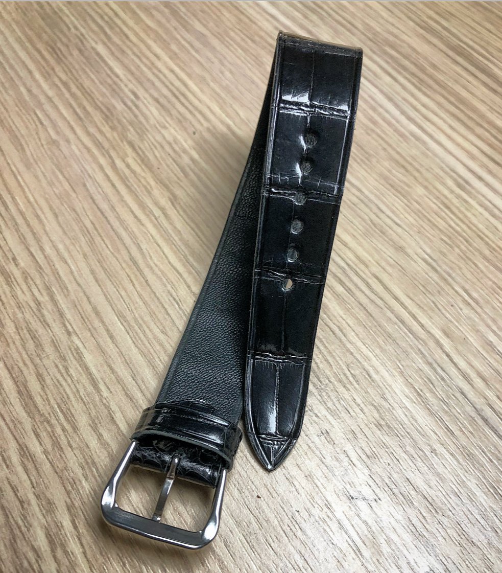 Image of Glazed black alligator double tapered one-piece watch strap 