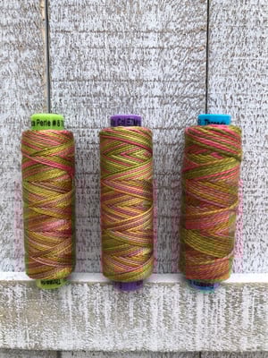 Image of Eleganza Perle Cotton EZM16 Floating Flower