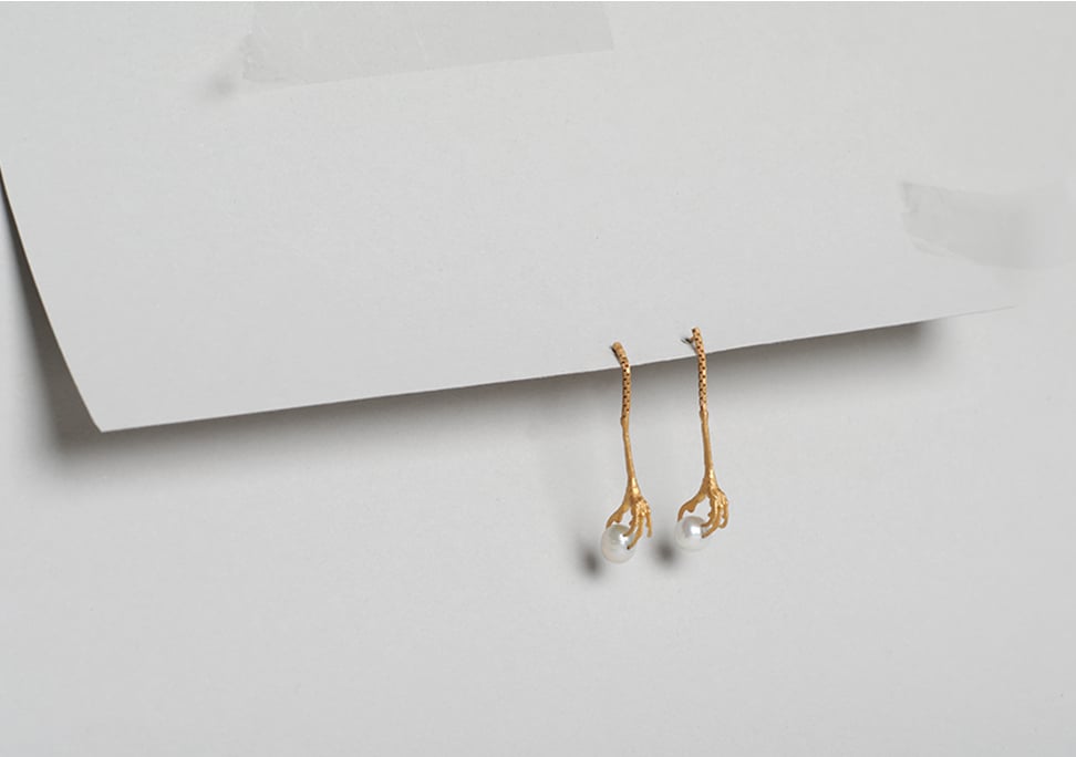 Image of Tomtit pearl earrings