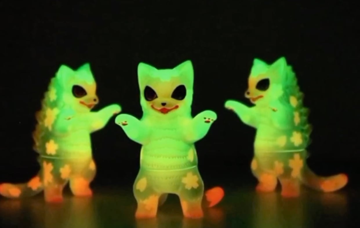 Glow in the dark Sakura Negora | Candie Bolton