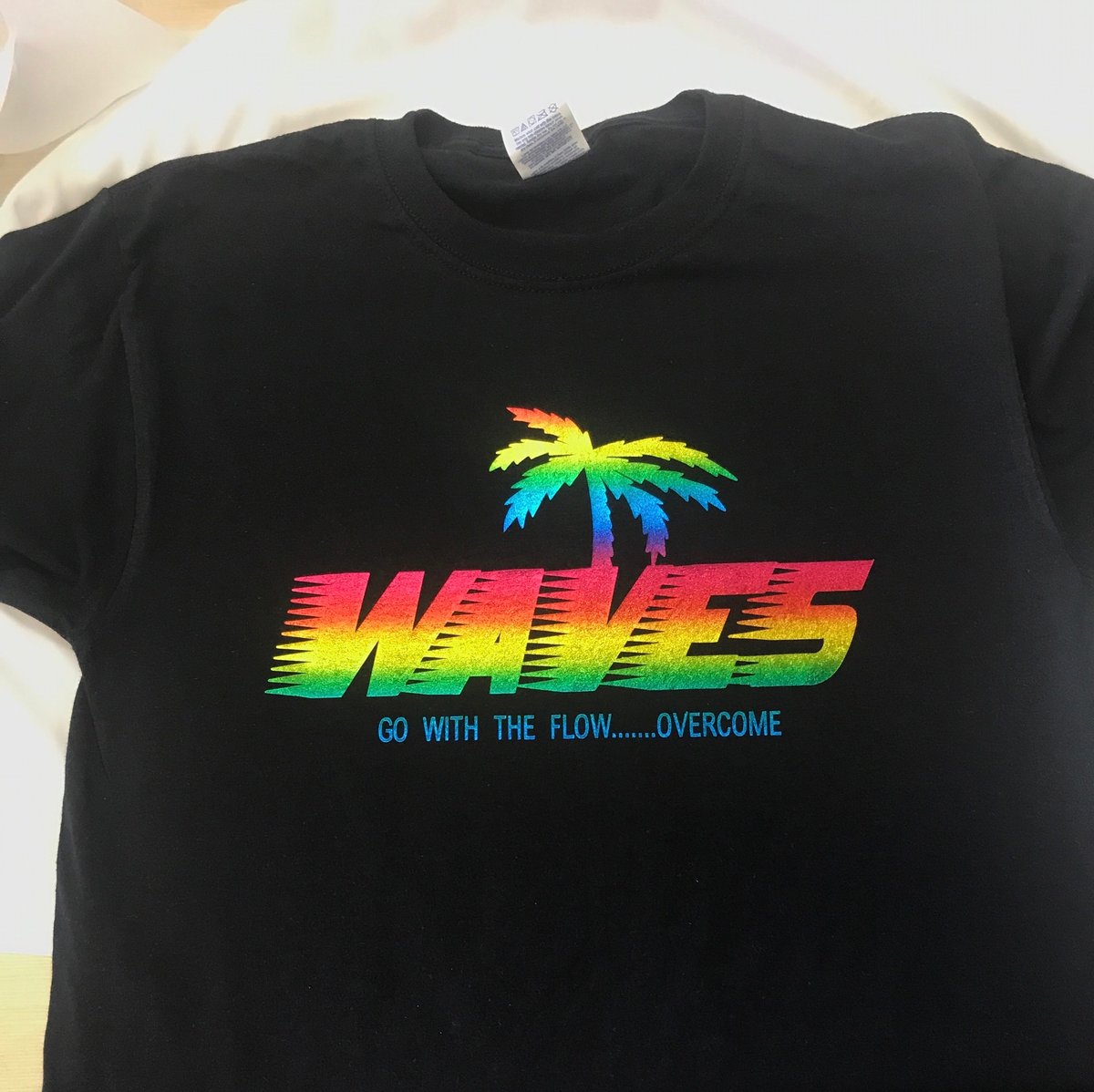 Image of Tiki Waves Metallic Rainbow Logo Graphic T-Shirt(Black)