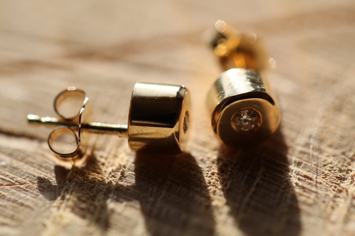 Image of Leuviah: 18ky Gold and Diamond Earring Studs