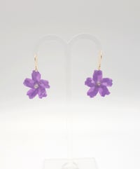 Image 4 of Boucles d'oreille SAKURA Mauve ou Violet, petite fleur