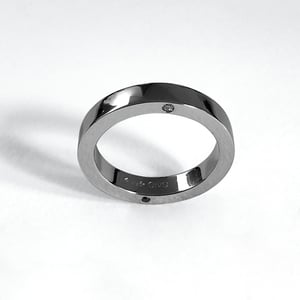 Image of SOLID INFINITY RING — PLATINUM