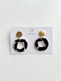 Paire de boucles d'oreilles céramique RONDA PERCA PM noir et blanc