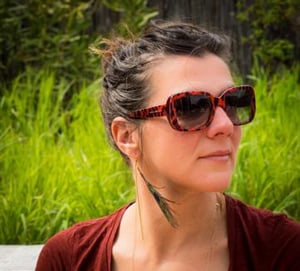 Image of Mono Boucle d'oreille Plume de Paon / Mono Peacock Feather Earring