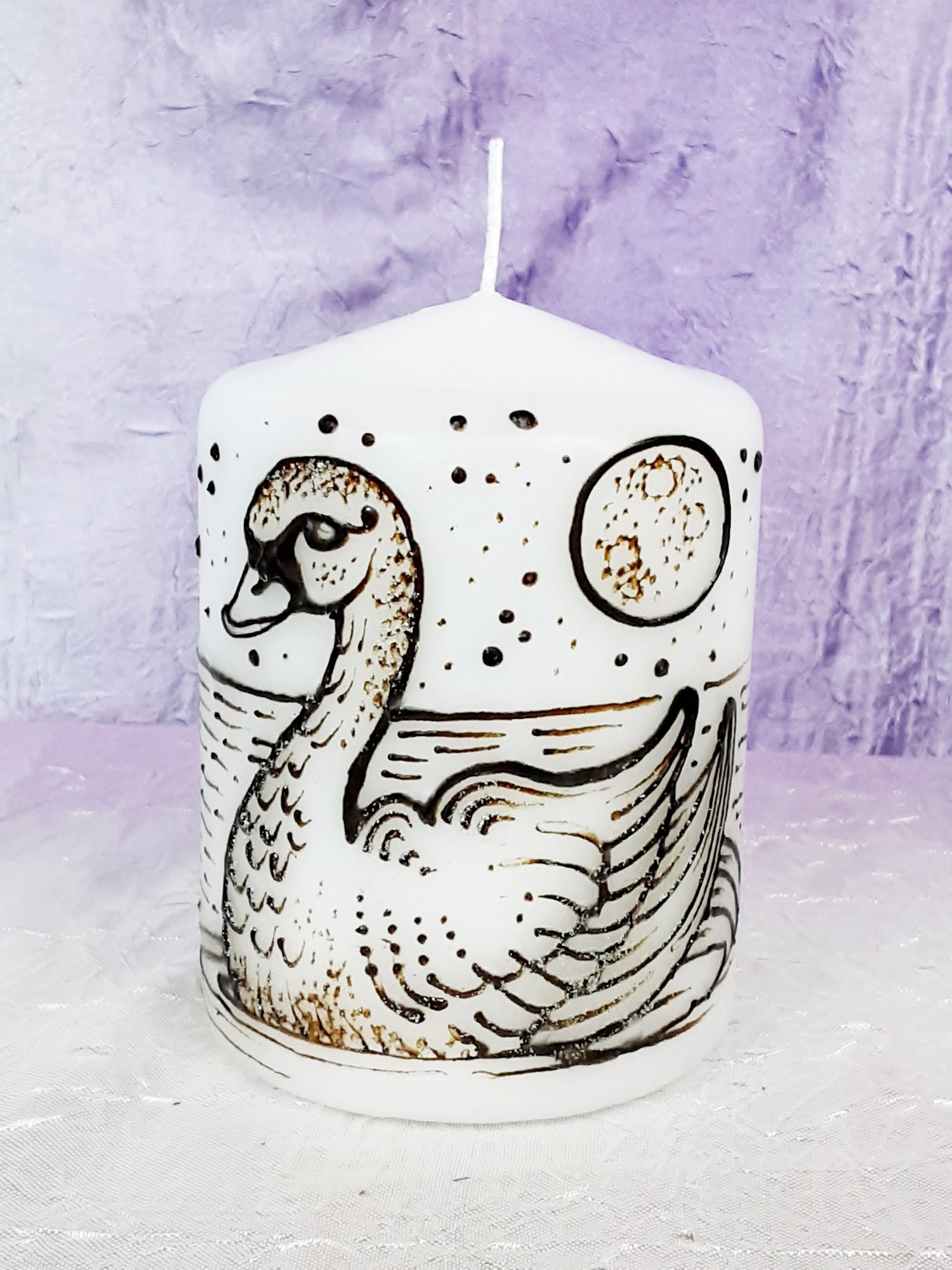 Image of 3 x 4 Swan Henna Candle