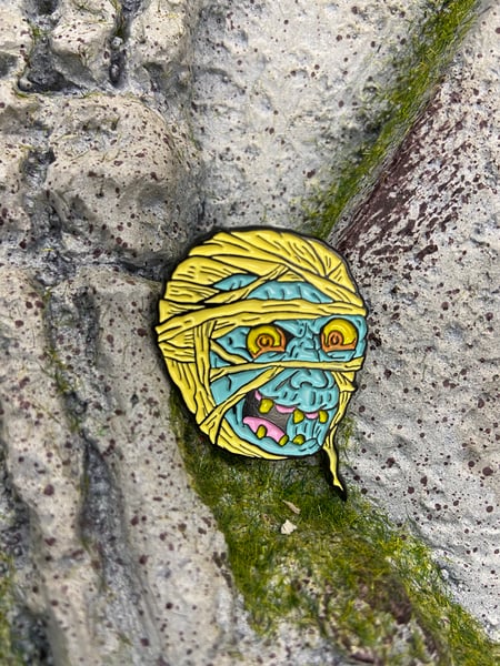 Image of Mummy Lapel pin 