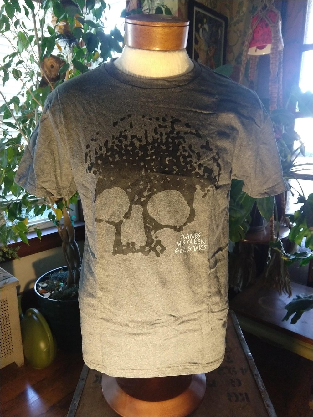 Grey skull tee