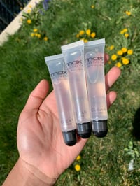 Max clear lip gloss