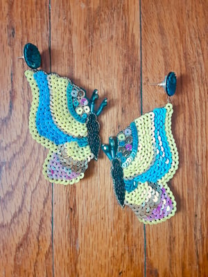 Image of “Butterfly Gardenia” Earrings