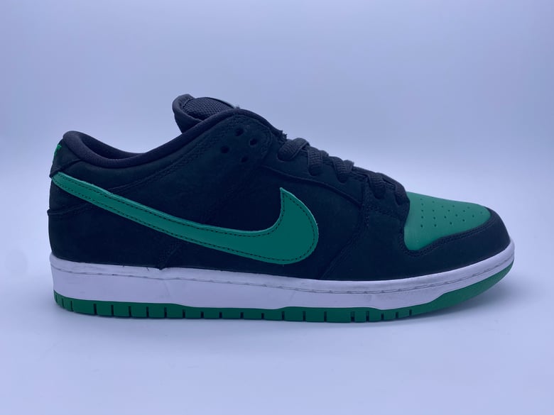 Image of NIKE SB DUNK LOW PRO