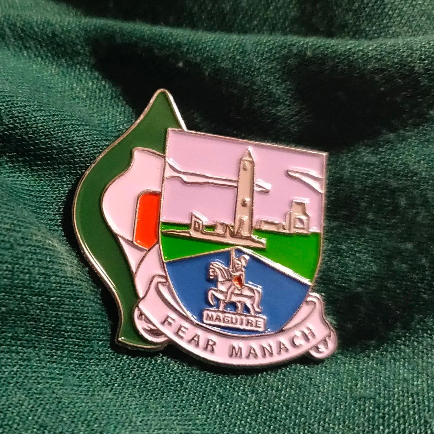 1916 Easter Rising GPO Enamel Pin Badge Irish Republican Easter Lily 