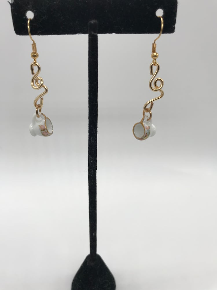 Image of The tea cup earrings 