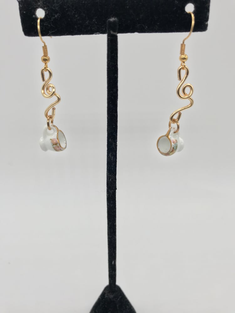 Image of The tea cup earrings 