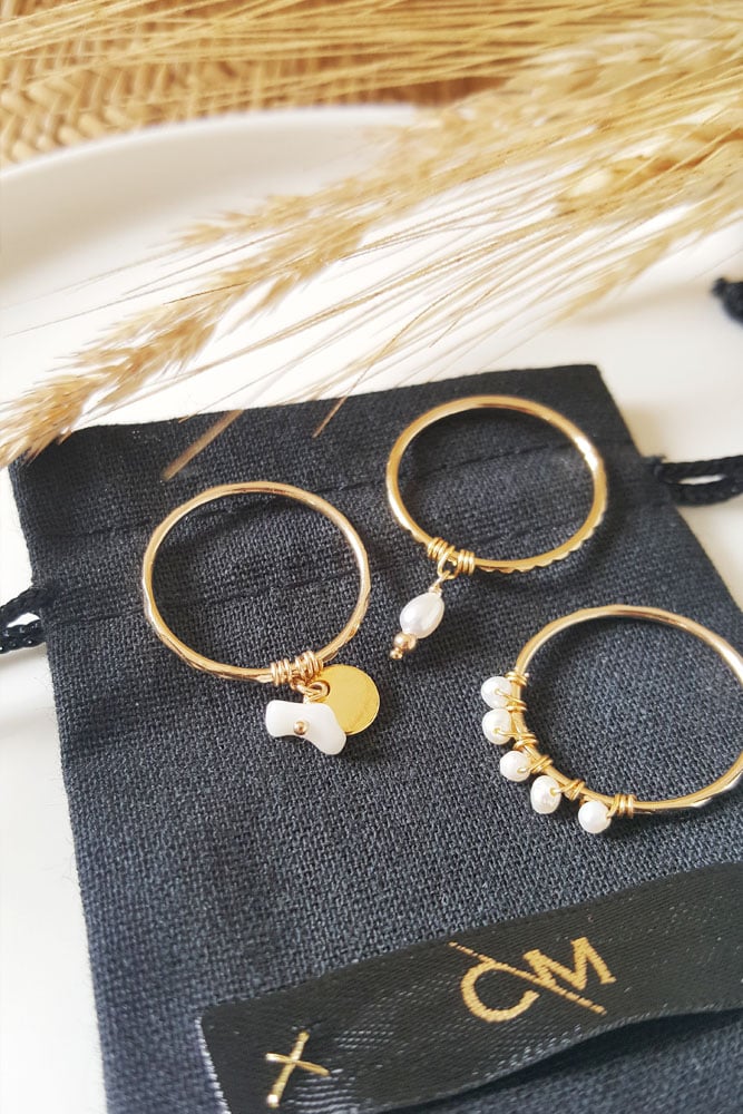 ESSENTIELLE Image of ESSENTIELLE