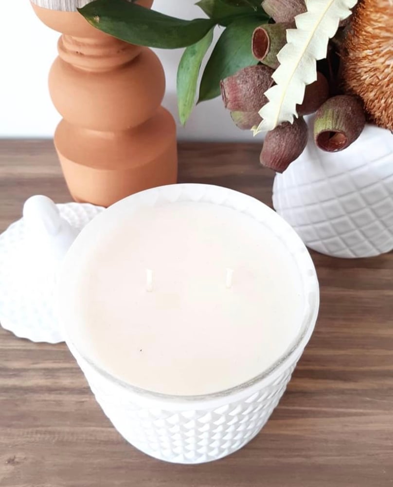 Image of Geo Cut XL Soy Candle
