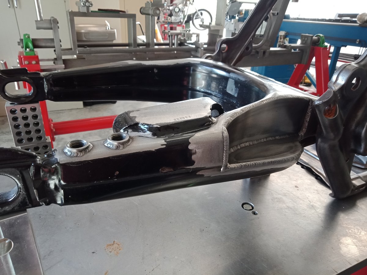 Tinworksinc 09-UP Harley Davidson Bagger Lay Frame Swingarm/Air Tank ...