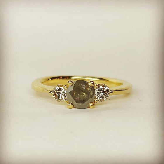 Beeld van Grey and champagne