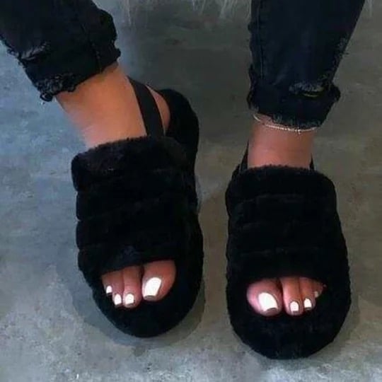 Black Fur Slides 🖤