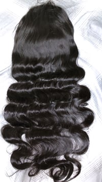 Image 4 of Body Wave Frontal Wig