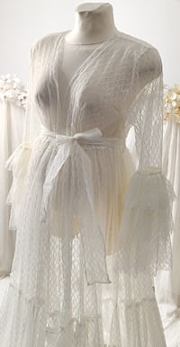 Image 2 of Off white dress for maternity photoshoot | Adrianna | size universal | warm off white | tulle