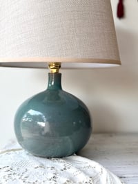 Image 2 of Lampe en céramique émaillée