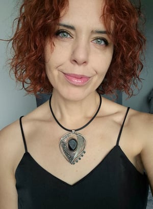 Black pendant 