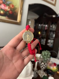 Image 1 of Pulsera de la Medalla de San Benito (color Gris Medalla)