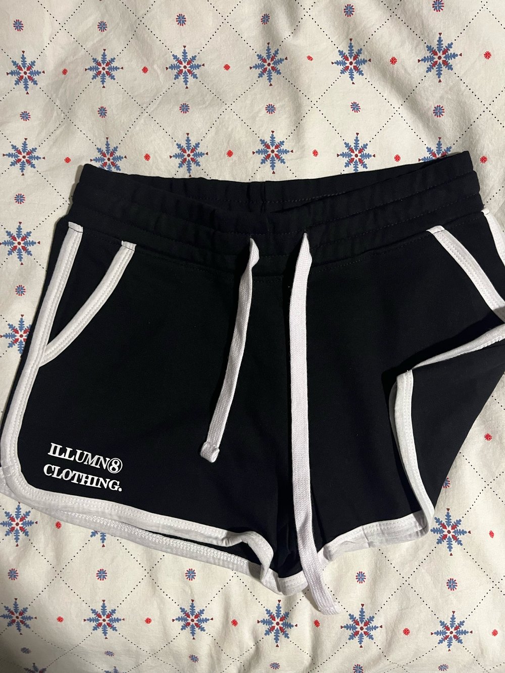 Shorts illumn8