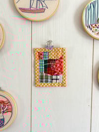 Image 4 of Silver Thread - small yellow quilt 