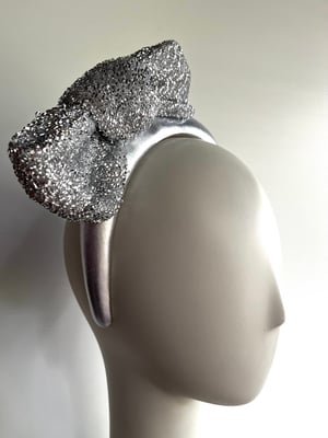 Image of Silver lurex bow 