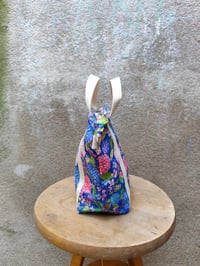 Image 6 of Bolso ALBAICÍN HORTENSIAS azul