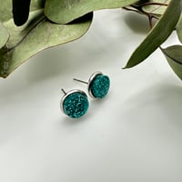 Image 2 of Třpytivé náušnice Circle Mini 8mm