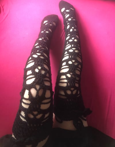Image of Skull Knee High Socks