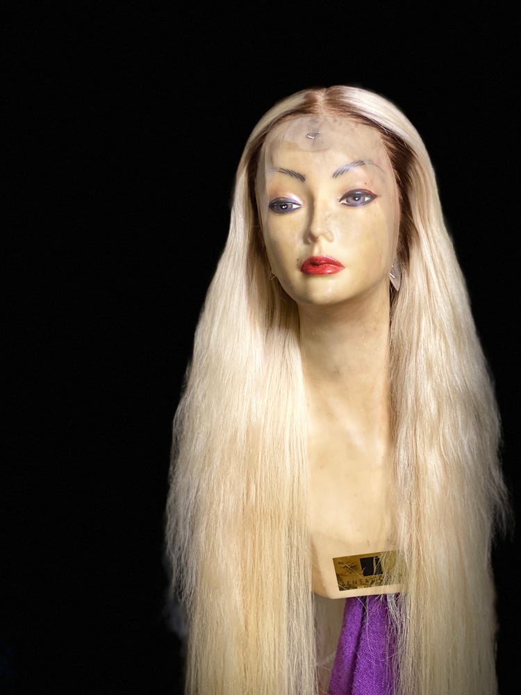 Image of Customunit blonde brown roots 