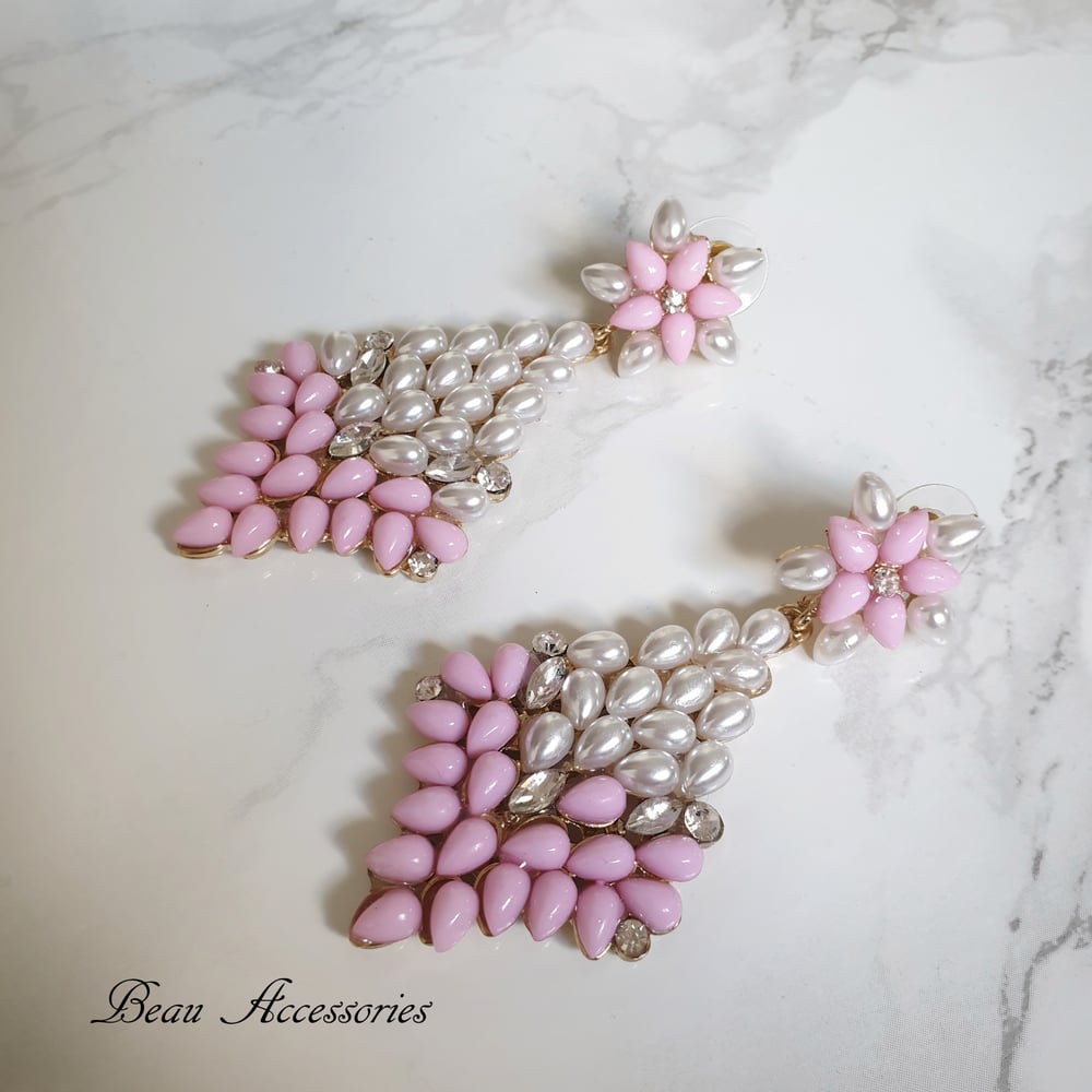Image of Soft Pink and Pearl Dangle Earrings